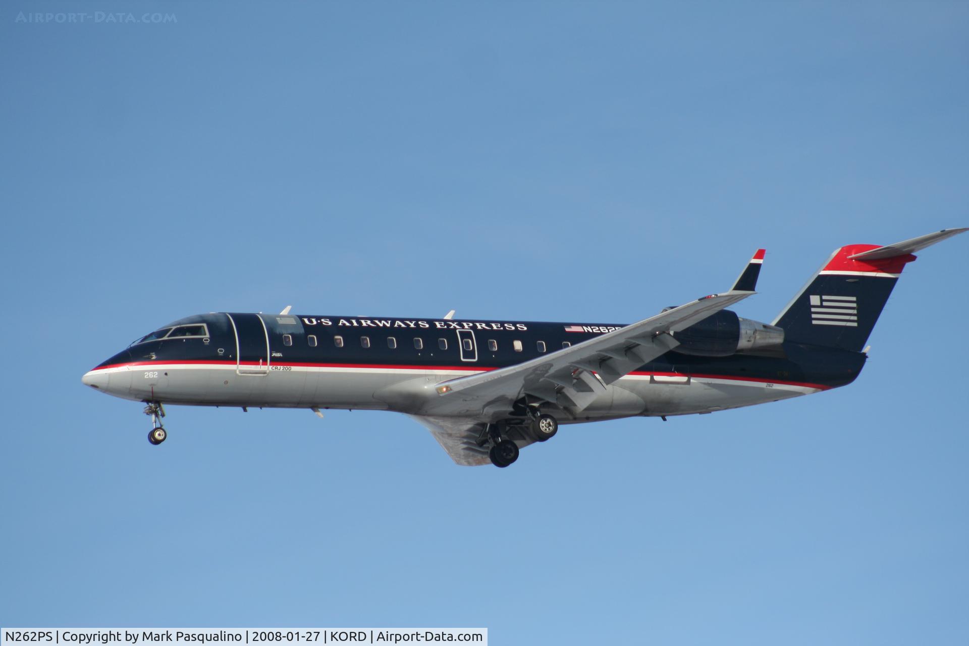 N262PS, 2004 Bombardier CRJ-200ER (CL-600-2B19) C/N 7962, CL-600-2B19