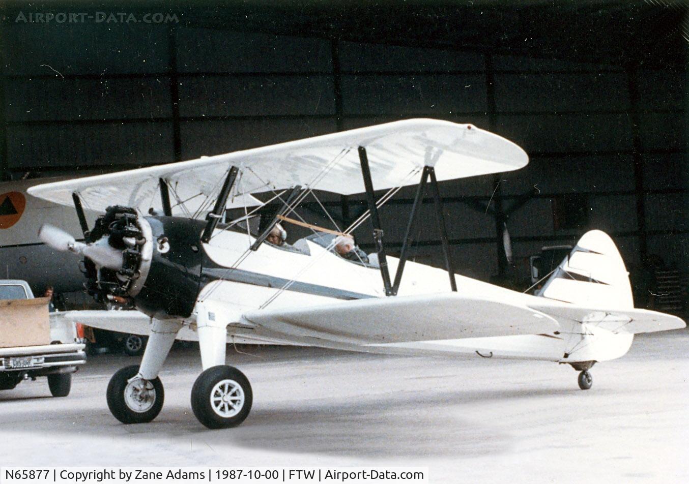 N65877, 1943 Boeing E75N1 C/N 75-8274, Stearman at Meacham Field