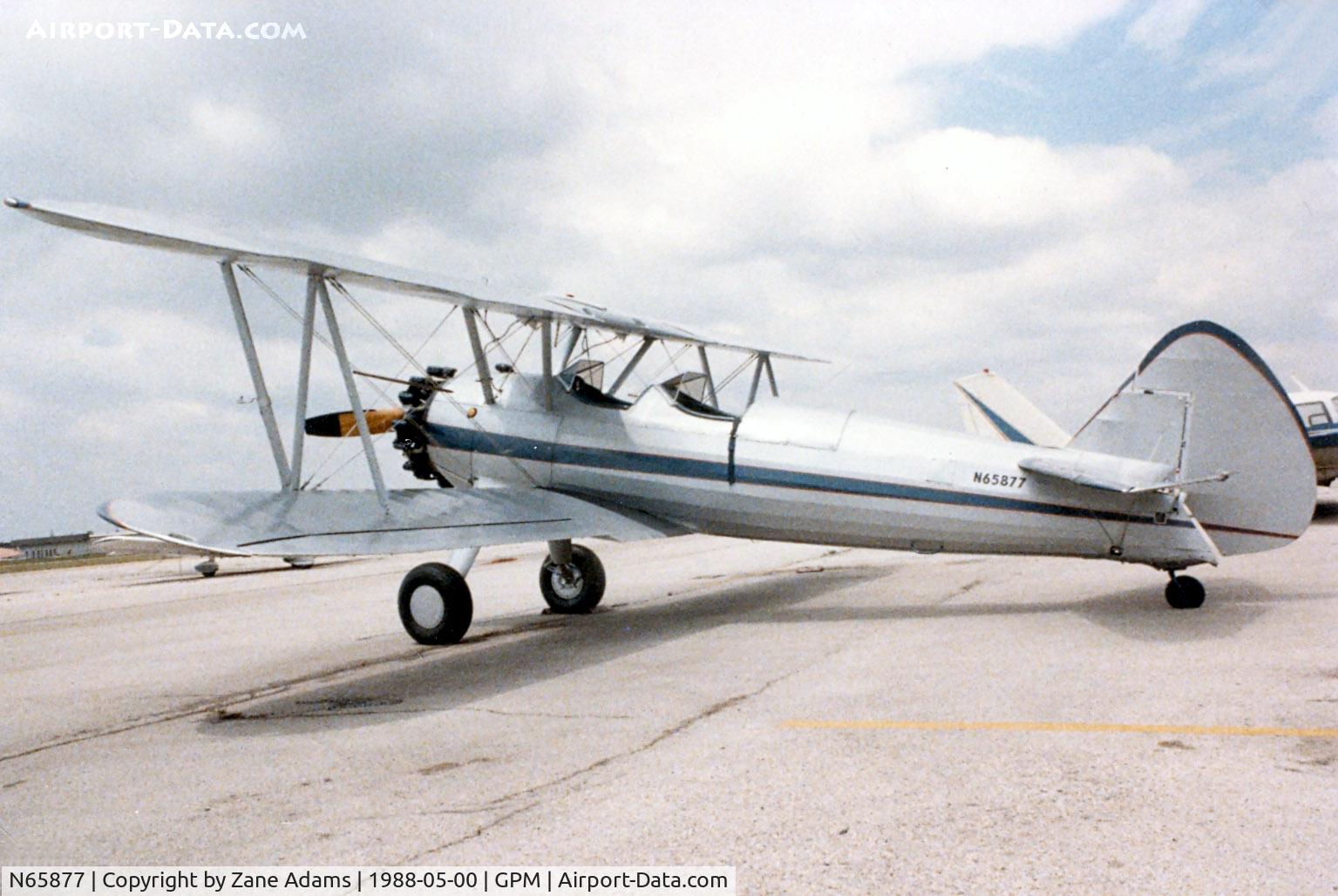 N65877, 1943 Boeing E75N1 C/N 75-8274, Stearman at Grand Prairie