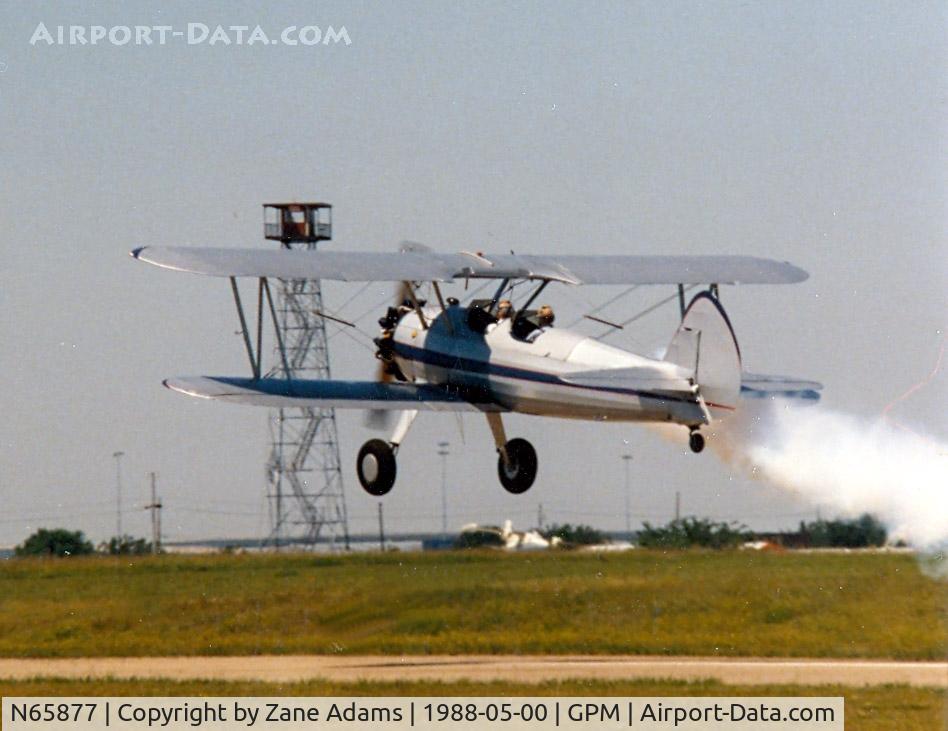 N65877, 1943 Boeing E75N1 C/N 75-8274, Stearman at Grand Prairie