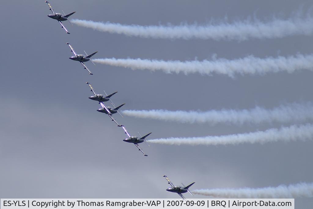 ES-YLS, Aero L-39 Albatros C/N 691881, Breitling Jet Team Aero L39 Albatros