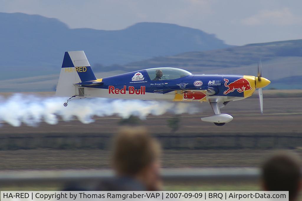HA-RED, Extra EA-300S C/N 1032, Red Bull Extra 300