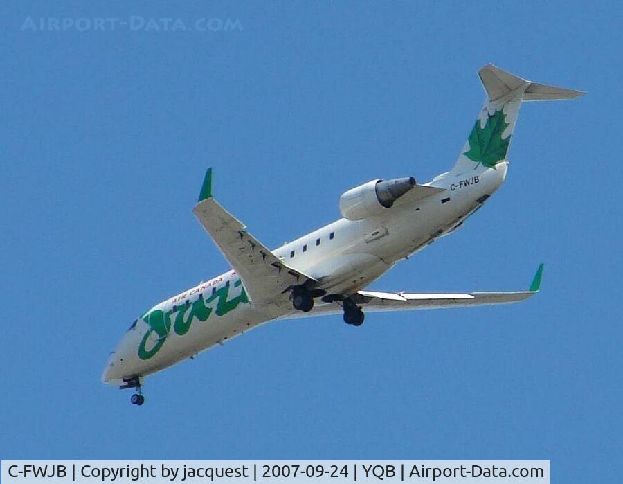 C-FWJB, 1995 Canadair CRJ-100ER (CL-600-2B19) C/N 7087, On final runway 30