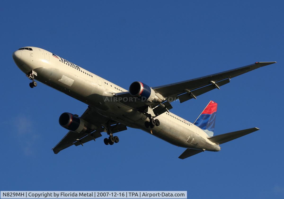 N829MH, 2000 Boeing 767-432/ER C/N 29700, Delta