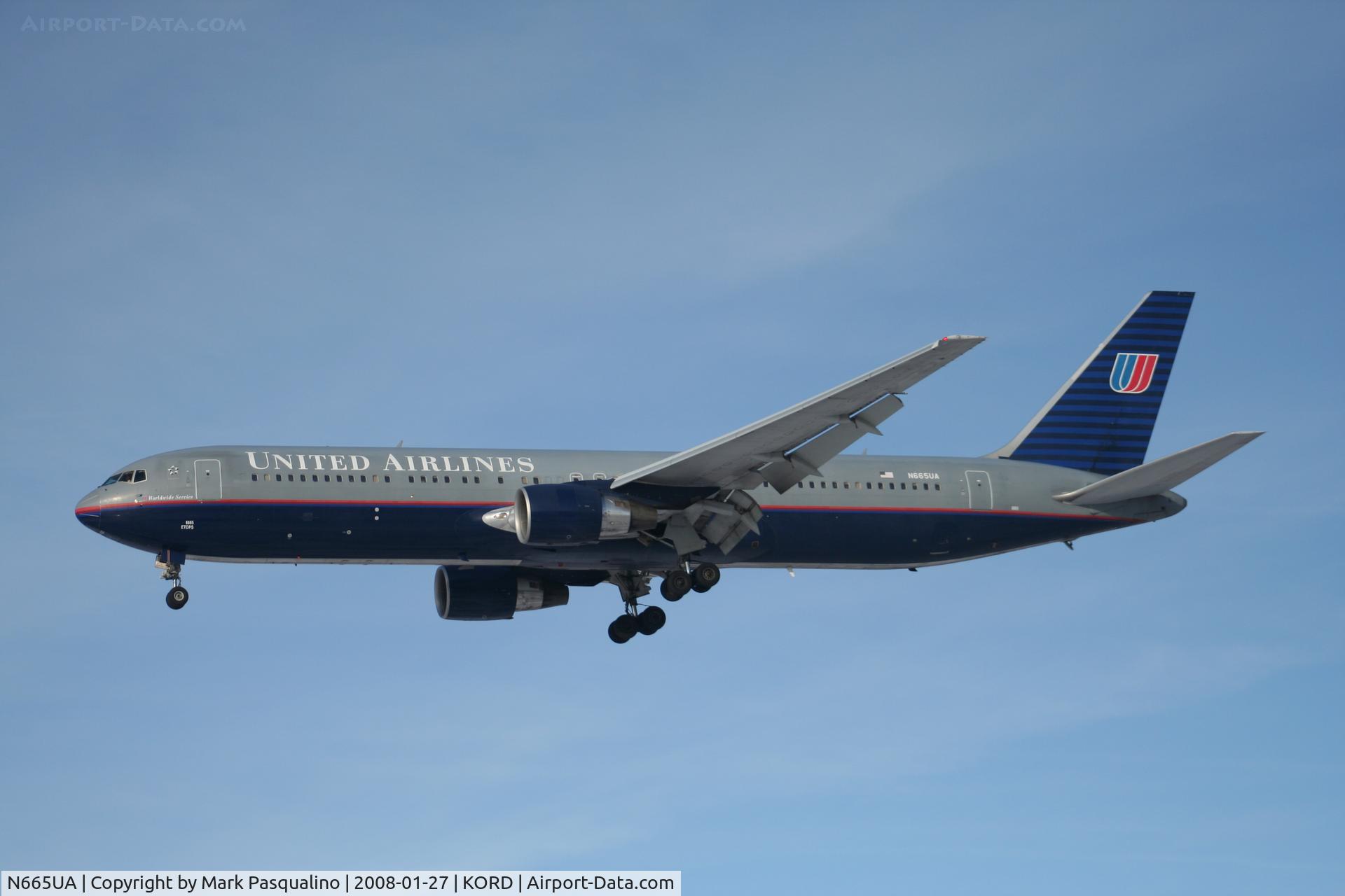 N665UA, 1998 Boeing 767-322 C/N 29237, Boeing 767-300