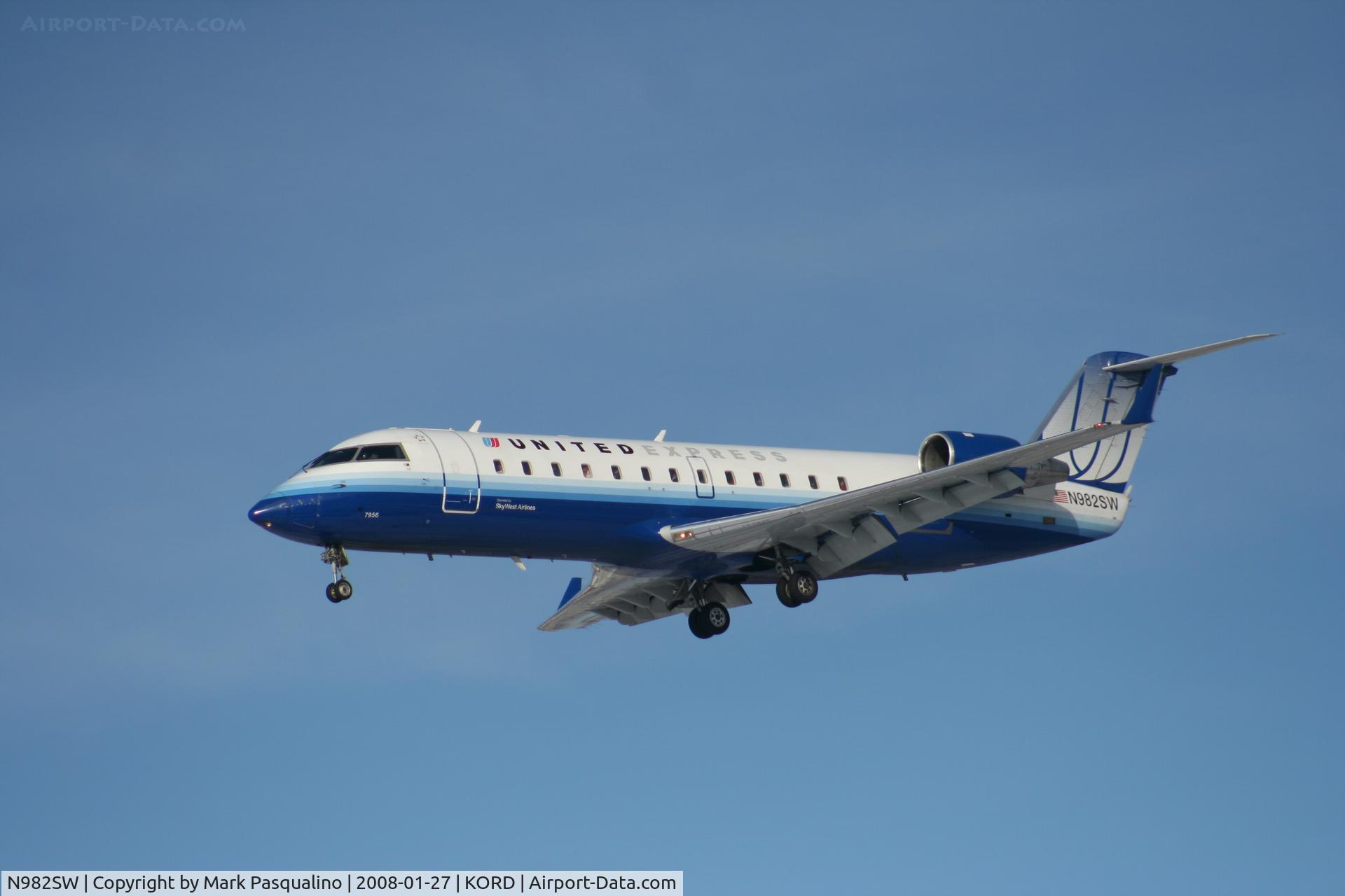 N982SW, 2004 Bombardier CRJ-200 (CL-600-2B19) C/N 7956, CL-600-2B19