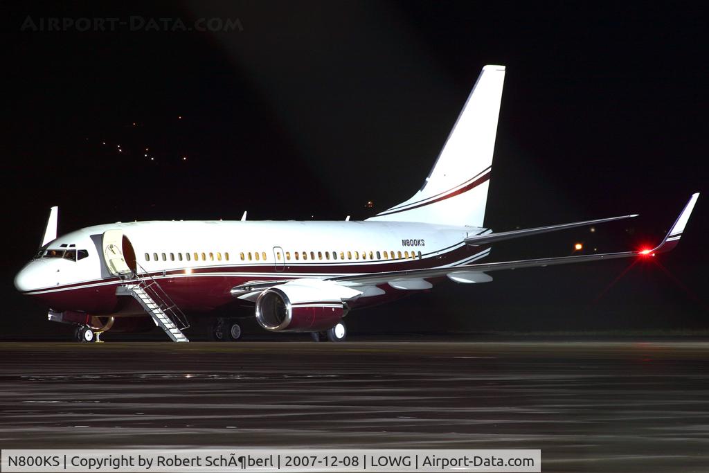 N800KS, 2000 Boeing 737-7BC C/N 30782, Special guest Jerry Seinfeld in a TV-Show called 