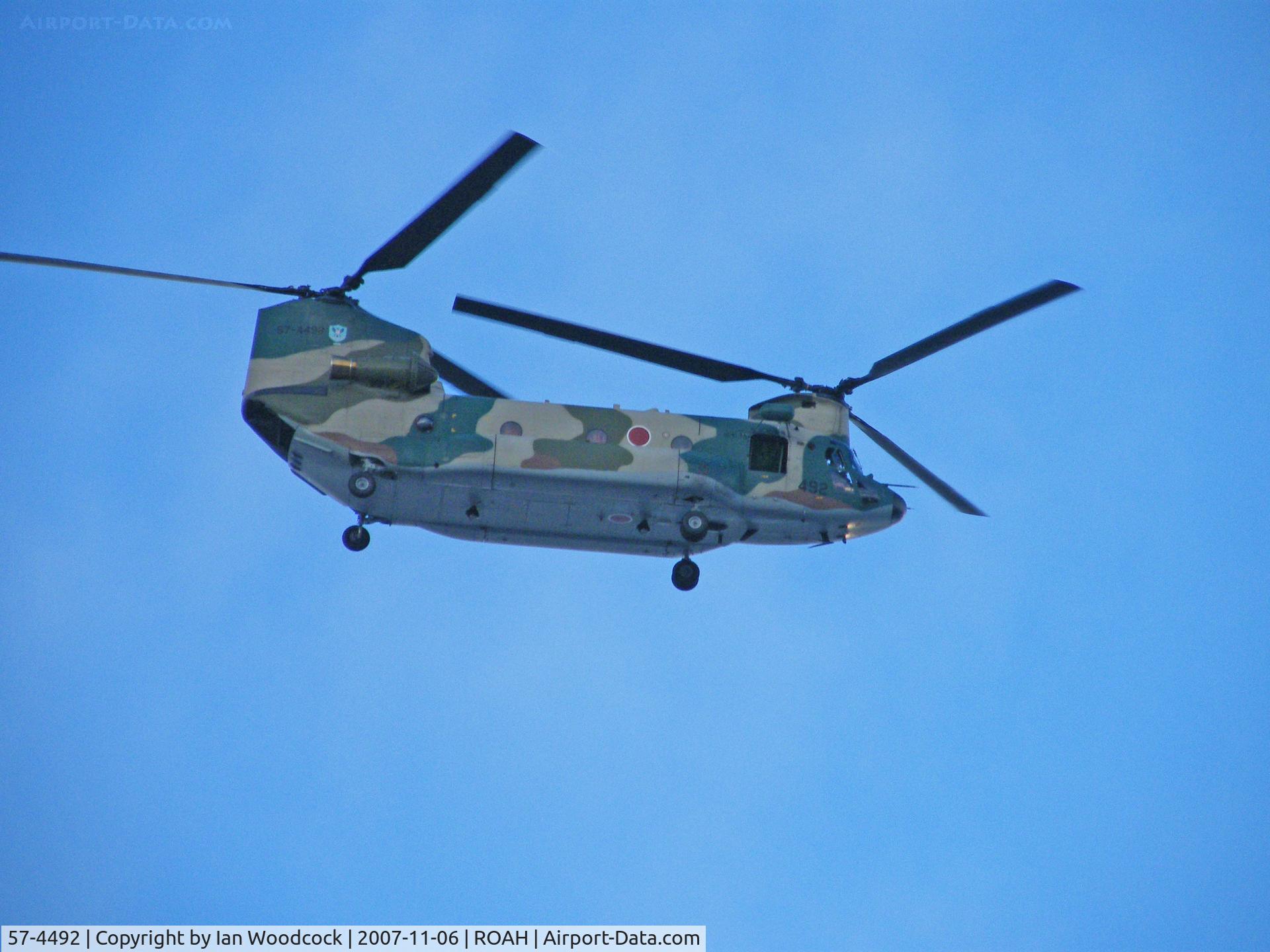 57-4492, Boeing CH-47J Chinook C/N 5074, CH-47J/Departing Naha