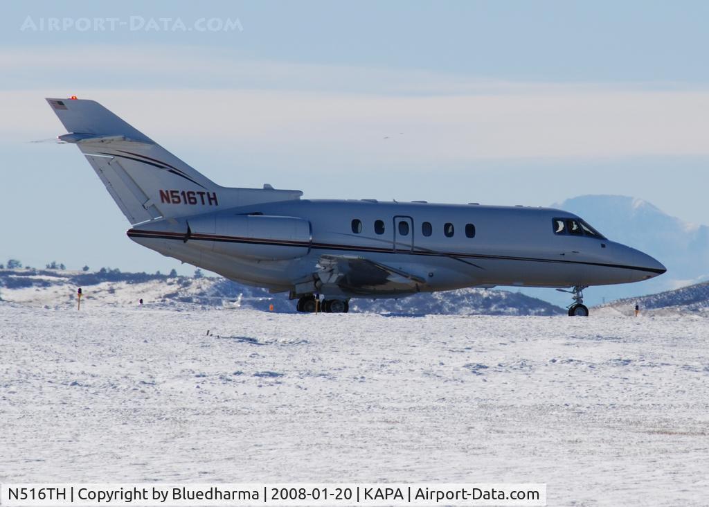 N516TH, 1999 Raytheon Hawker 800XP C/N 258418, Position and hold for 17L.