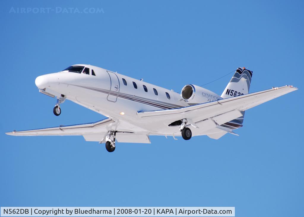 N562DB, 1999 Cessna 560 Citation Excel C/N 560-5108, Approach to 17L.