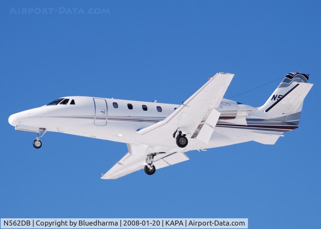 N562DB, 1999 Cessna 560 Citation Excel C/N 560-5108, Approach to 17L.