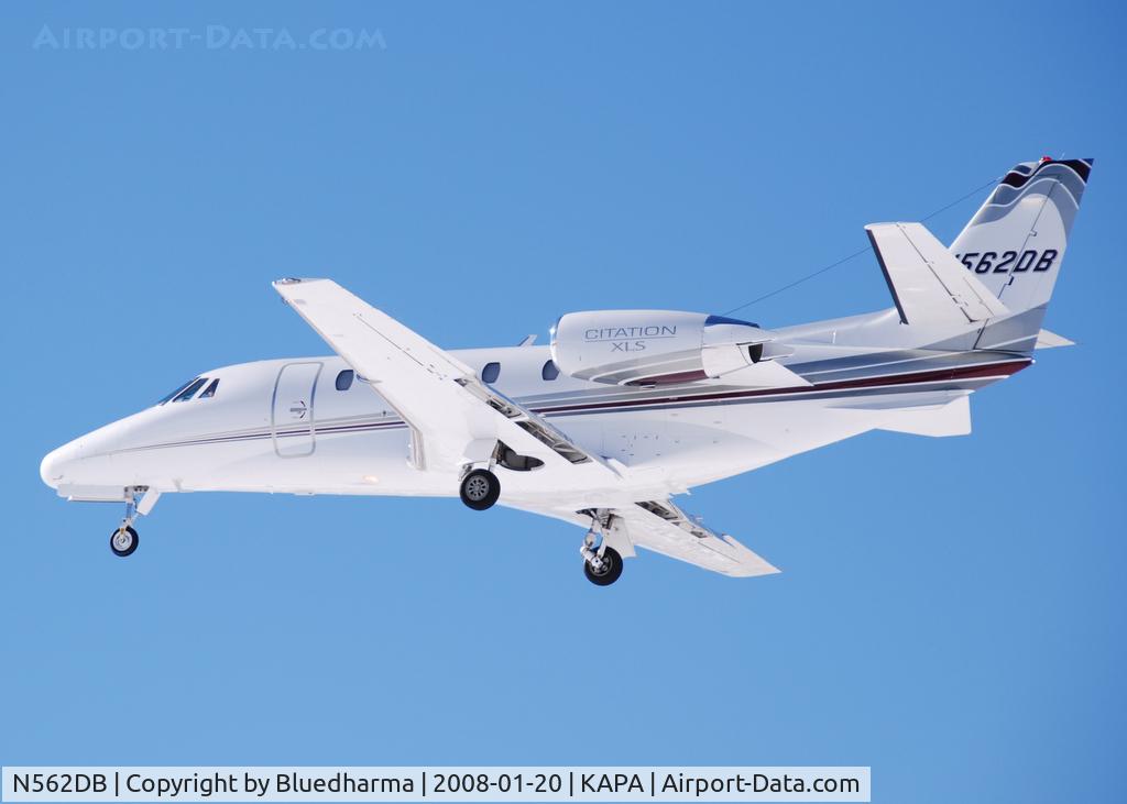 N562DB, 1999 Cessna 560 Citation Excel C/N 560-5108, Approach to 17L.