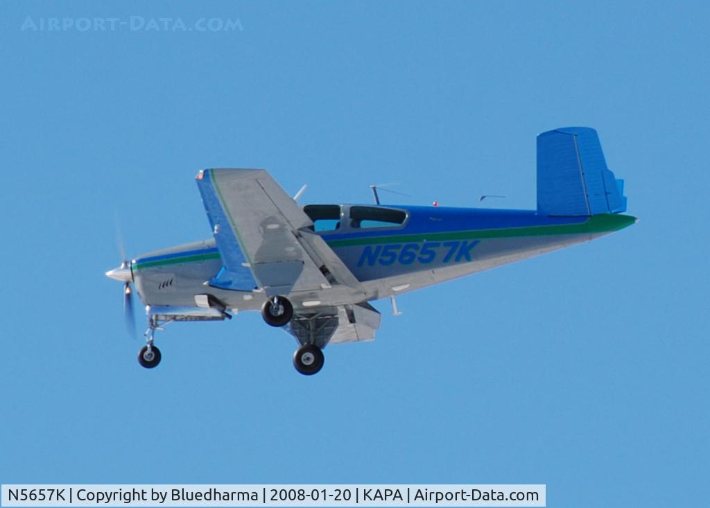 N5657K, 1964 Beech S35 Bonanza C/N D-7593, Touch and Go for 17R.