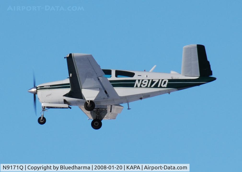 N9171Q, 1970 Beech V35B Bonanza C/N D-9246, Approach to 17L.