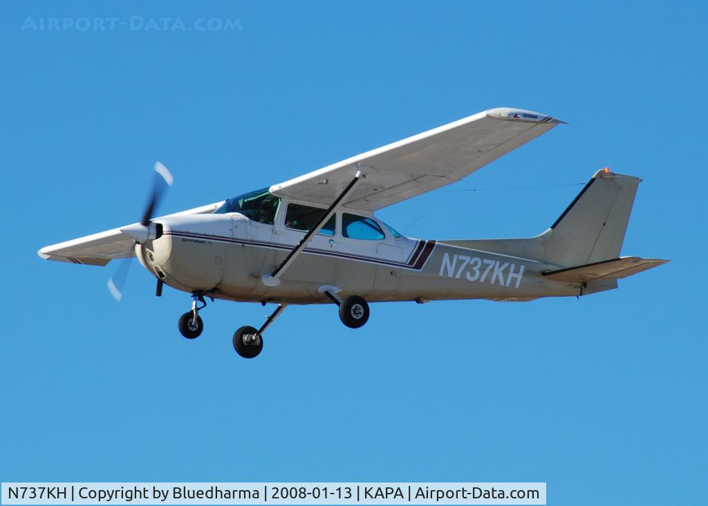 N737KH, 1977 Cessna 172N C/N 17269473, Approach to 17L.