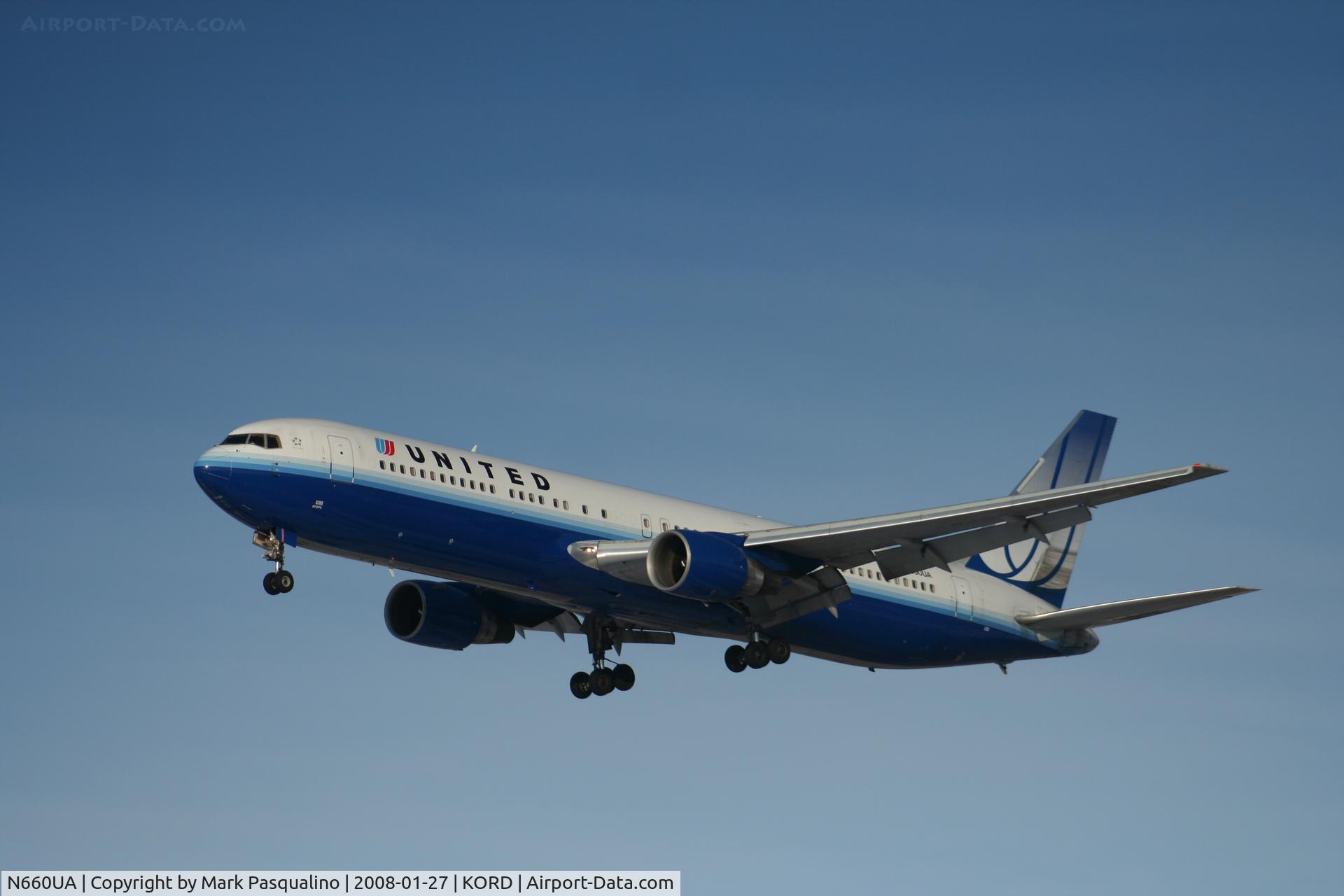 N660UA, 1993 Boeing 767-322/ER C/N 27115, Boeing 767-300