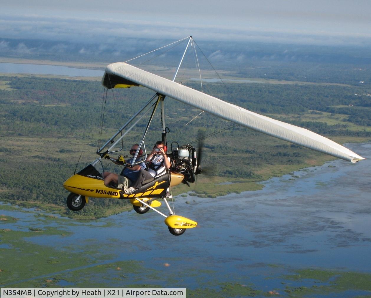 N354MB, 2004 Airborne Edge X C/N 582-912, N354MB in flight over the St Johns River
