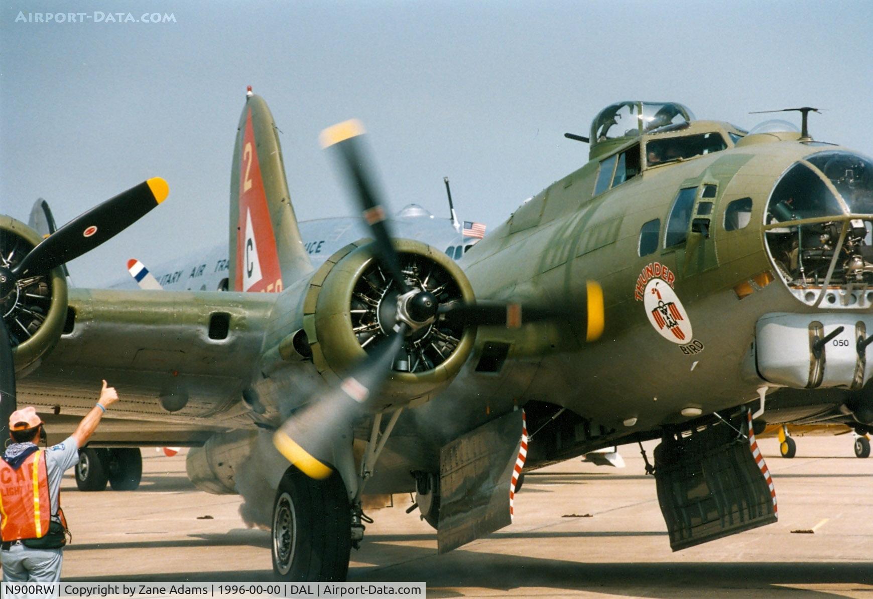 N900RW, 1944 Boeing B-17G Flying Fortress C/N 8627, B-17 Thunderbird
