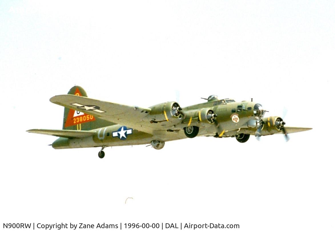 N900RW, 1944 Boeing B-17G Flying Fortress C/N 8627, B-17 Thunderbird