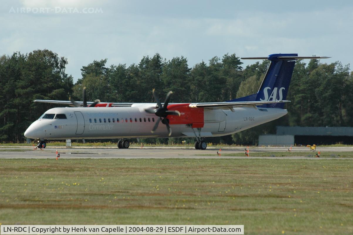 LN-RDC, 2000 De Havilland Canada DHC-8-402Q Dash 8 C/N 4019, LN-RDC at runway of Kallinge airfield, Sweden