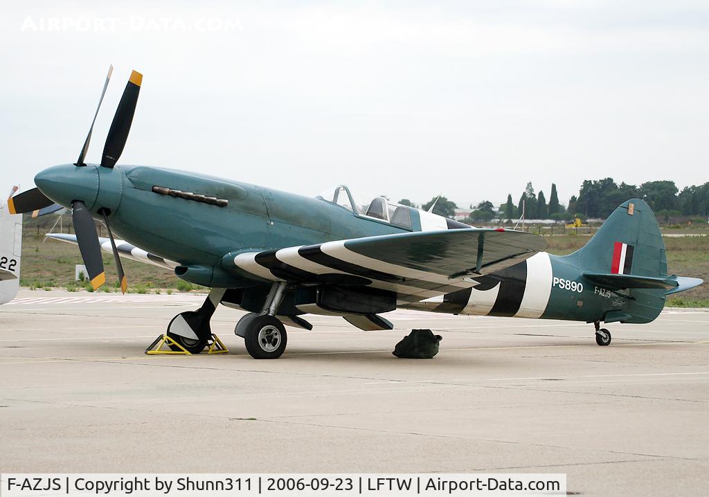 F-AZJS, 1944 Supermarine 389 Spitfire PR.XIX C/N 6S/585110, Displayed and used during LFTW Open Day 2006