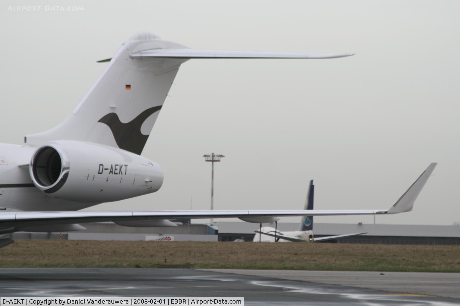 D-AEKT, 2006 Bombardier BD-700-1A10 Global Express C/N 9213, better quality when sun is shining ...