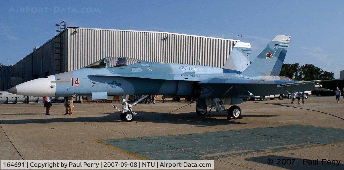 164691, McDonnell Douglas F/A-18C Hornet C/N 1124, Sweet colors, maybe some splinter pattern one day?