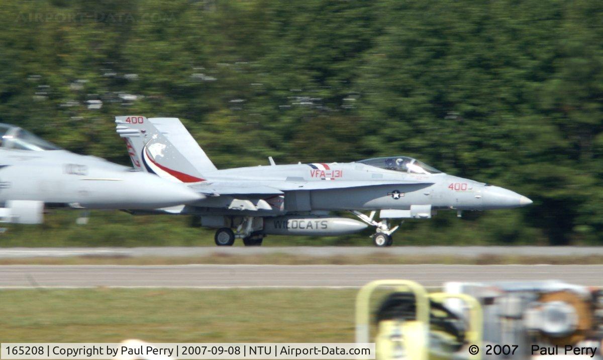165208, McDonnell Douglas F/A-18C Hornet C/N 1378/C433, Wildcats' CAG bird taking off