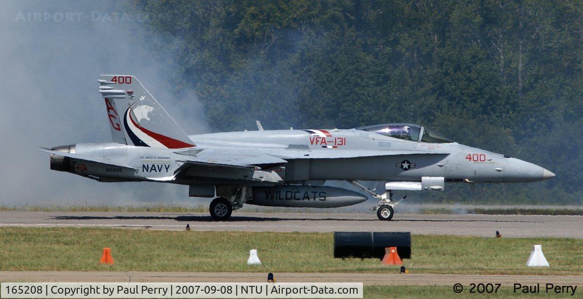 165208, McDonnell Douglas F/A-18C Hornet C/N 1378/C433, Rolling out after touchdown