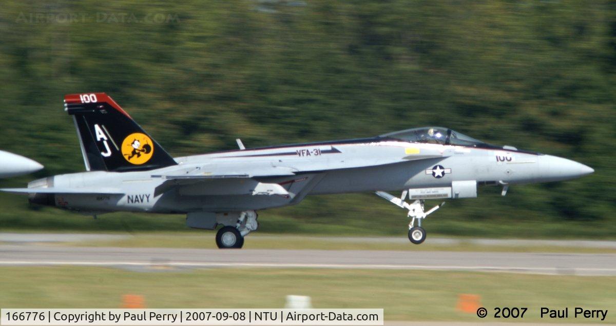 166776, Boeing F/A-18E Super Hornet C/N E122, Rotating off of RWY 5L