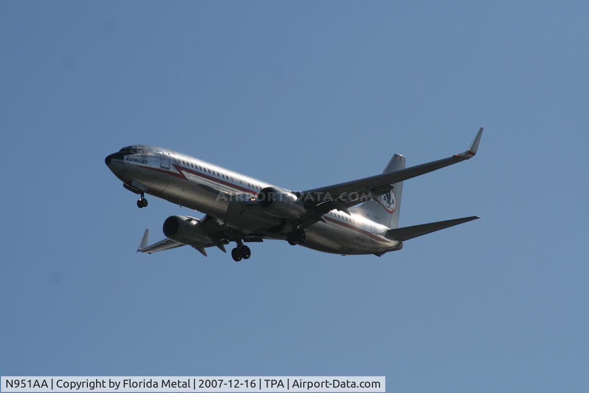 N951AA, 2000 Boeing 737-823 C/N 29538, American
