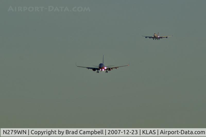 N279WN, 2007 Boeing 737-7H4 C/N 32532, Southwest Airlines - 'Summer of Love' - Beatles - 'Cirque Du Soleil - Mirage, Las Vegas' / 2007 Boeing 737-7H4 / with G-VLIP