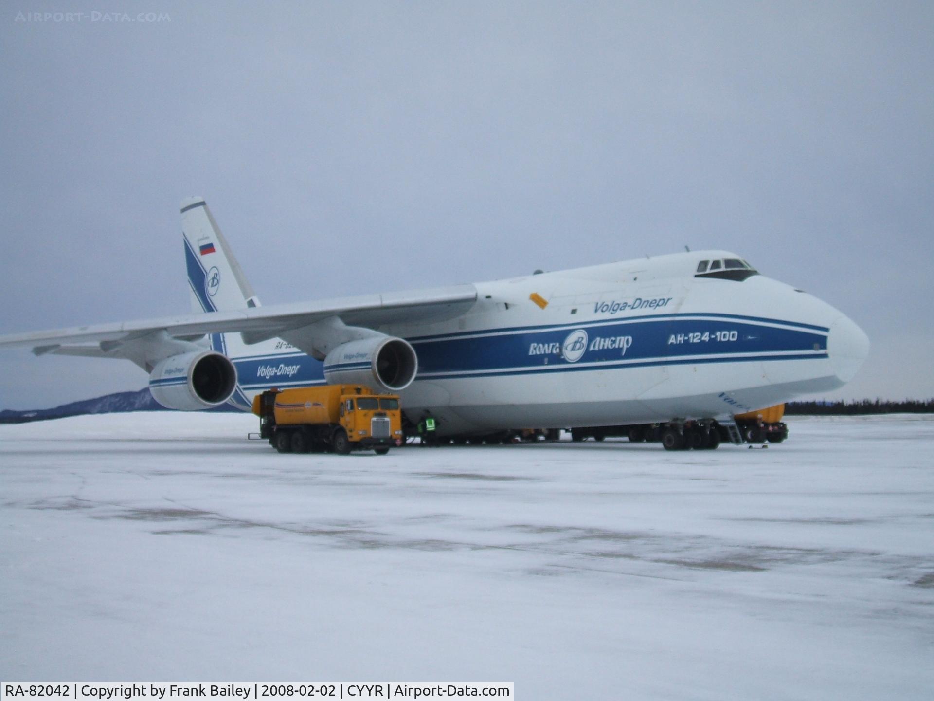 RA-82042, 1991 Antonov An-124-100 Ruslan C/N 9773054055093/0606, Landed Goose For Fuel.