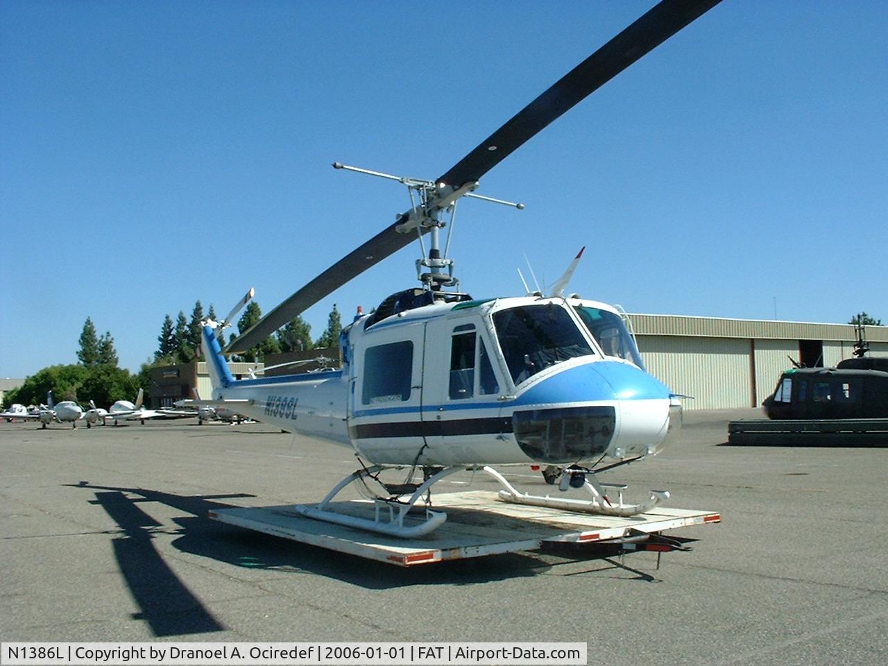 N1386L, 1963 Bell UH-1B C/N 62-4592, Bell 204 (UH-1B Super B) Owned by Federico Helicopters Inc, Fresno, CA