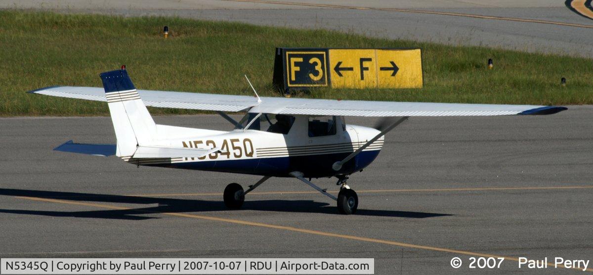 N5345Q, 1972 Cessna 150L C/N 15073245, Taxiing out, to take her place amid the heavies coming and going