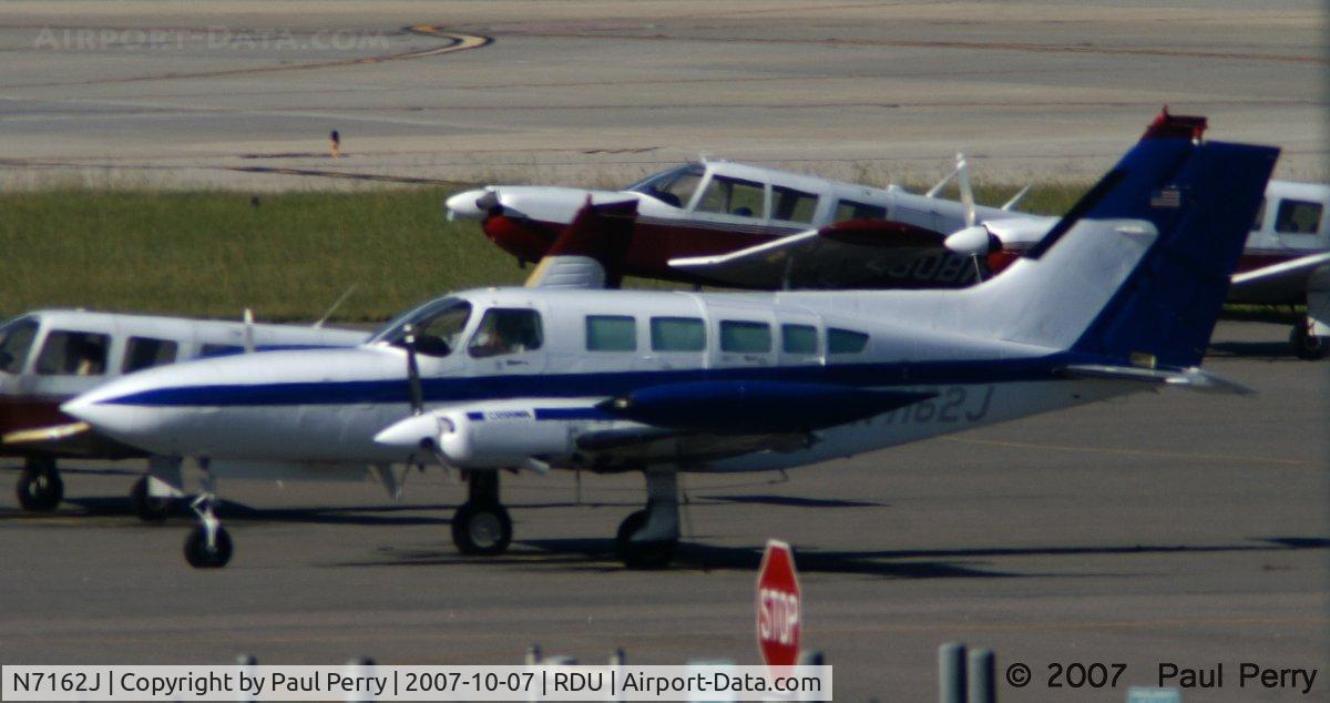 N7162J, 1977 Cessna 402B C/N 402B1229, 402s are numerous here