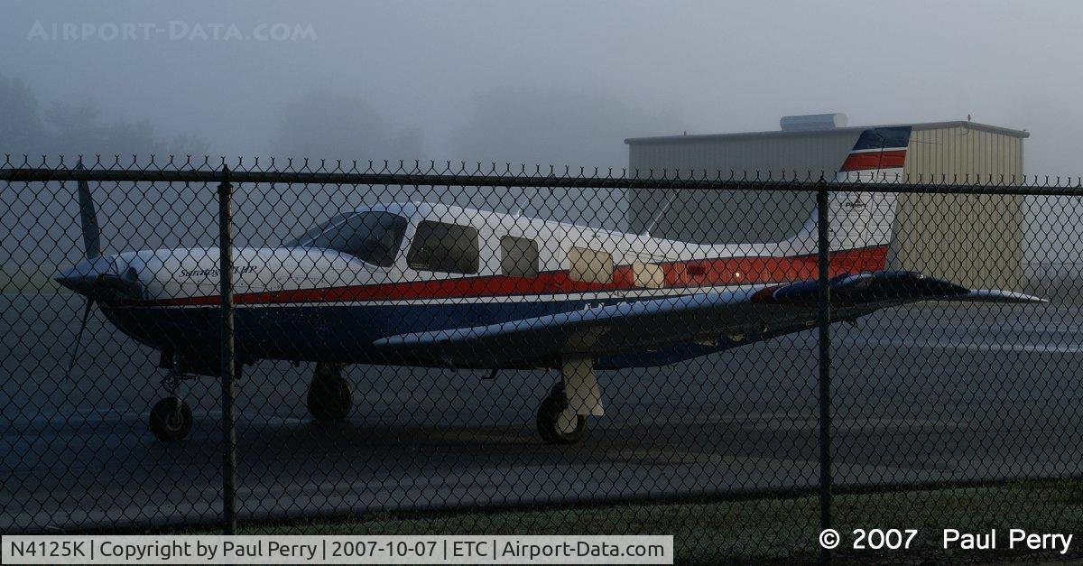 N4125K, 1998 Piper PA-32R-301 C/N 3246114, Parked entirely to close to the fence for my own good