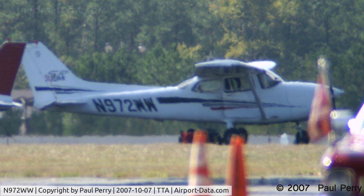 N972WW, 2002 Cessna 172S C/N 172S9072, New-ish Cessna, from a long way off