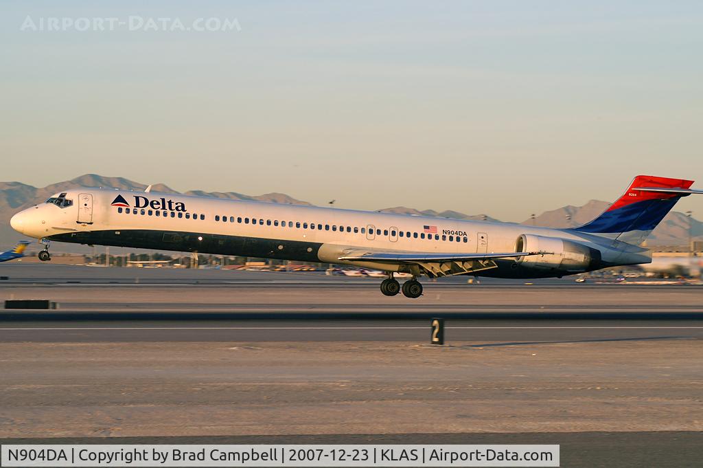 N904DA, 1995 McDonnell Douglas MD-90-30 C/N 53384, Delta Airlines / 1995 McDonnell Douglas MD-90-30