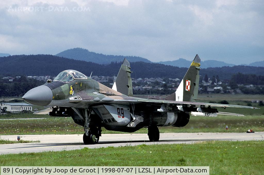 89, Mikoyan-Gurevich MiG-29A C/N 2960526389/3906, When the Polish AF took over the Czech MiG-29's they retained the Czech camouflage for a while. Even the tiger stripe on the fin remained in place. After a year or so these MiG's received the more common Polish grey colors.