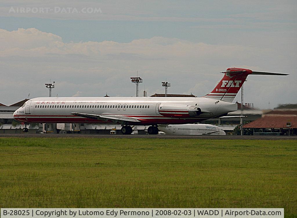 B-28025, 1998 McDonnell Douglas MD-83 C/N 53602/2214, On final RW 27 at DPS