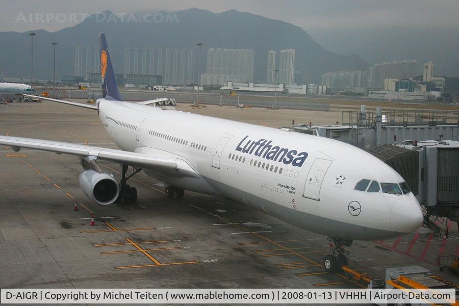 D-AIGR, 1999 Airbus A340-313X C/N 274, Lufthansa at Hong Kong waiting for its passengers to Frankfurt