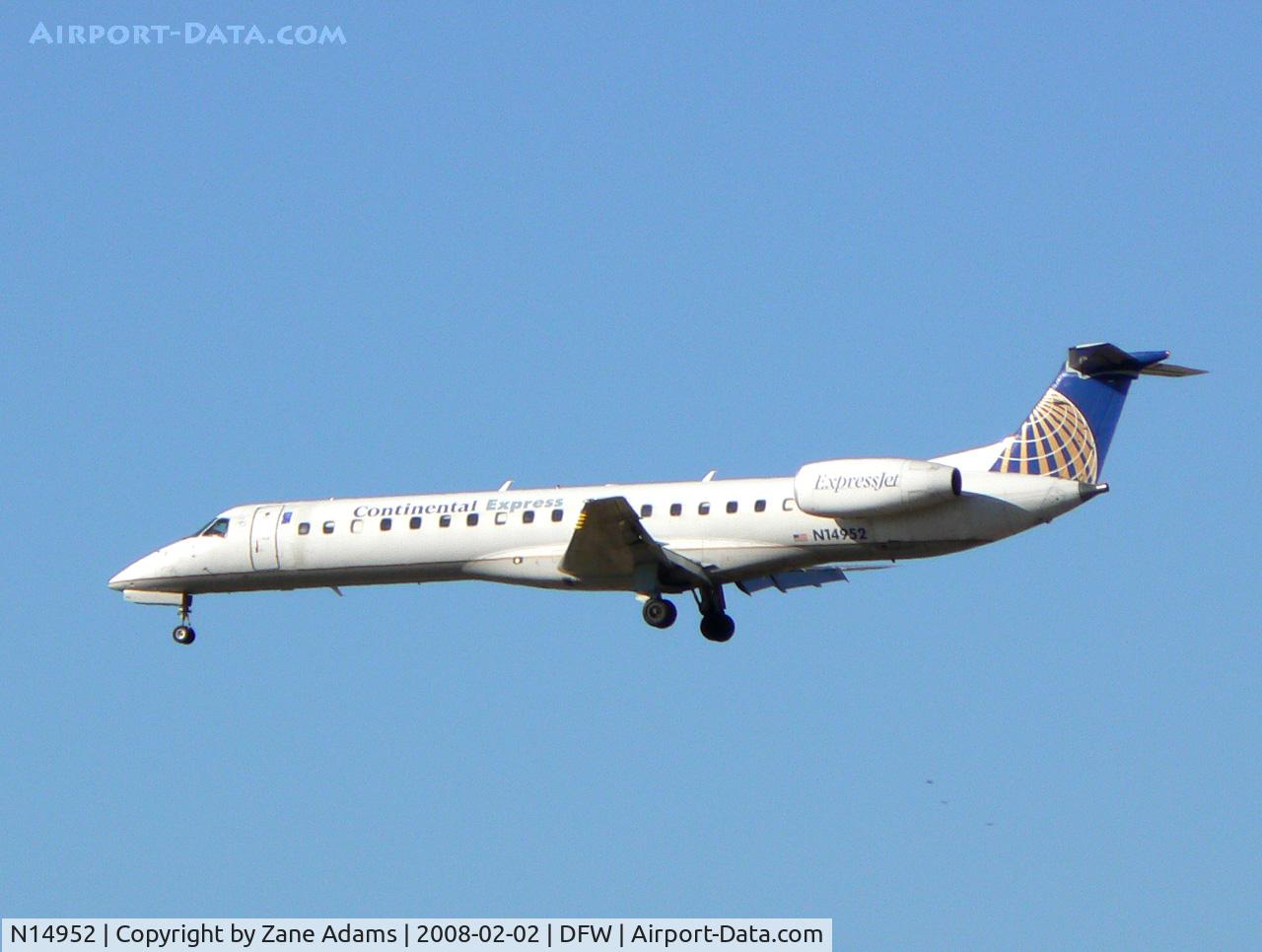 N14952, 1998 Embraer ERJ-145LR (EMB-145LR) C/N 145067, Continental Express at DFW