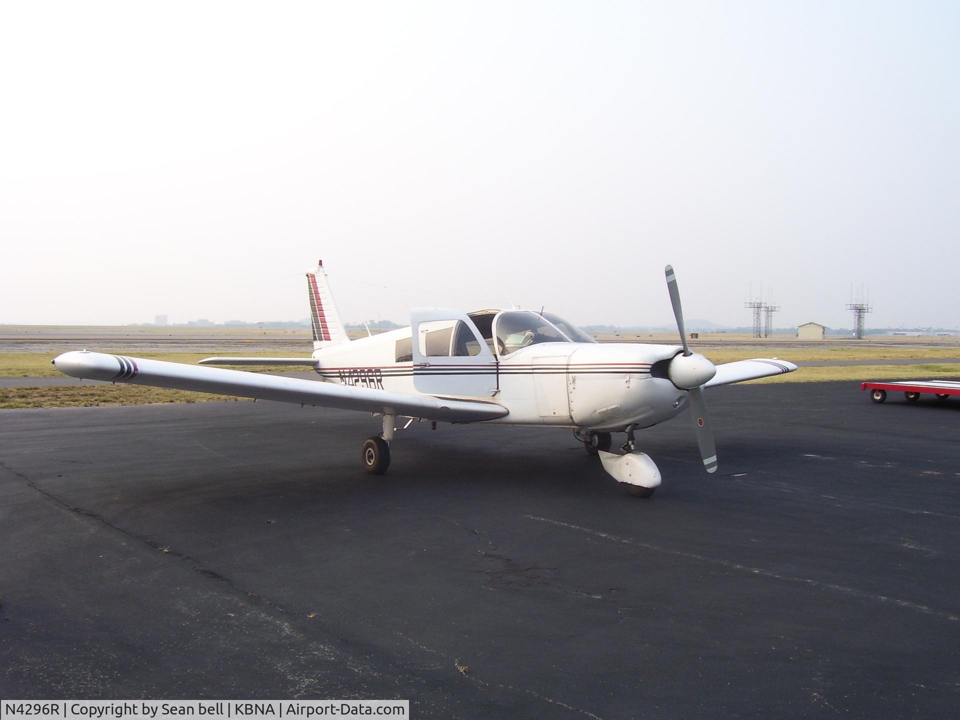 N4296R, 1969 Piper PA-32-300 Cherokee Six C/N 32-40674, on the ground at BNA