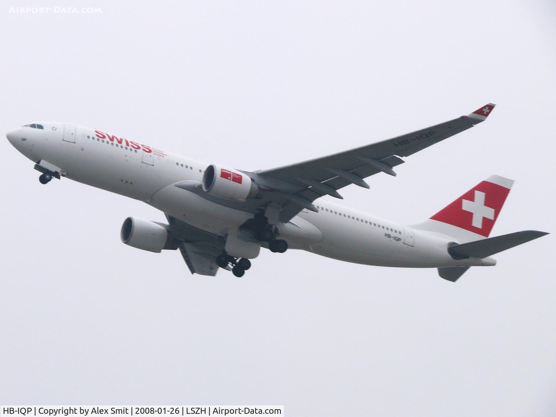 HB-IQP, 2001 Airbus A330-223 C/N 366, Take off