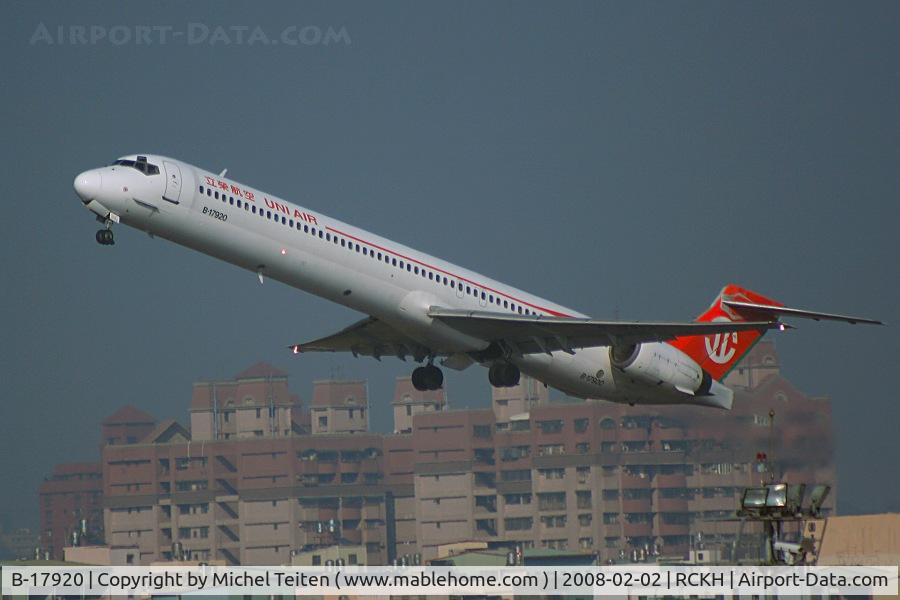 B-17920, 1998 McDonnell Douglas MD-90-30 C/N 53574/2186, Uni Air taking off from KHH