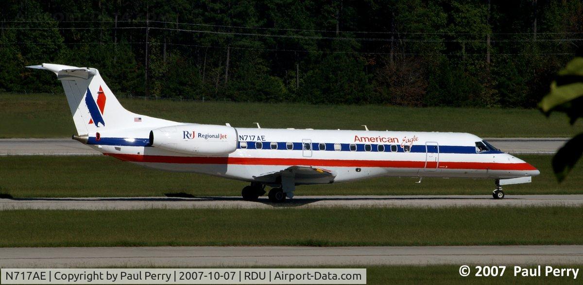 N717AE, 2000 Embraer ERJ-135LR (EMB-135LR) C/N 145272, Always room for one more