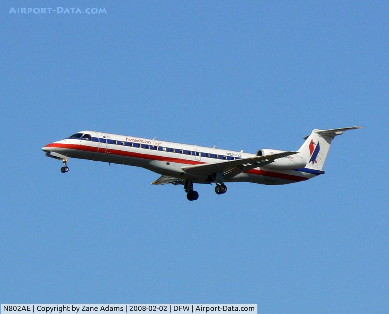 N802AE, 2001 Embraer ERJ-140LR (EMB-135KL) C/N 145471, American Eagle at DFW