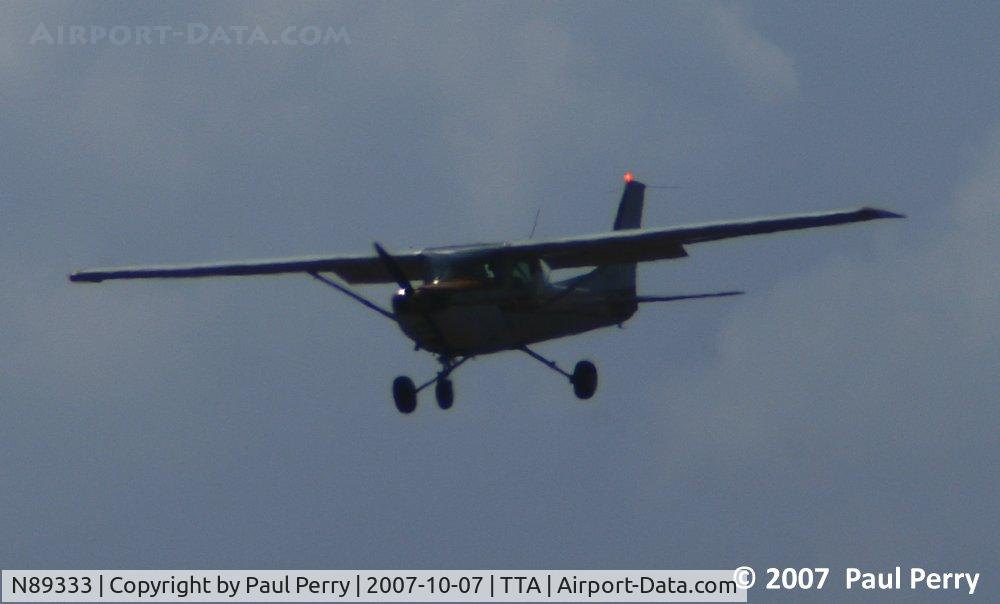N89333, 1978 Cessna 152 C/N 15282717, Working the pattern