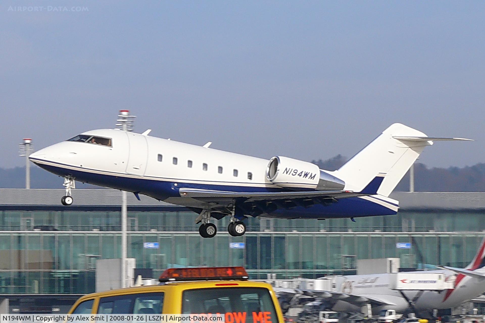 N194WM, 1997 Canadair Challenger 604 (CL-600-2B16) C/N 5340, No it's not landing on top of the Follow Me car!